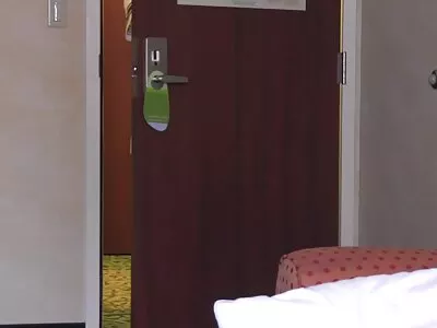 Ebony Kira Noir har sex med en tränare i gymmet och suger sin stora kuk