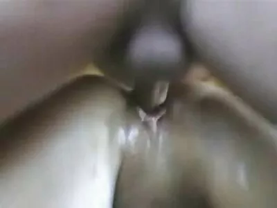 MILF Nina Vegas med fitta piercingar och stora tuttar som har sex