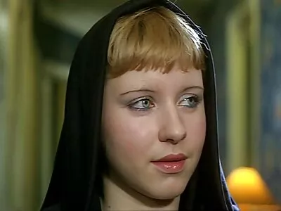 Lexi Lore blir ordentligt knullad framför sin sovande vän